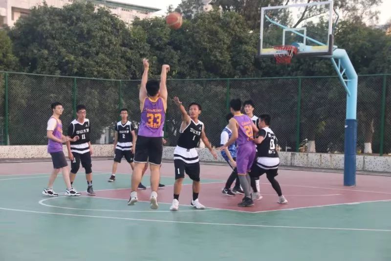 籃球比賽中場休息時(shí)間的價(jià)值與影響，一種深度解析的觀點(diǎn)