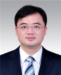 梁群最新任，小巷中的美食探險之旅