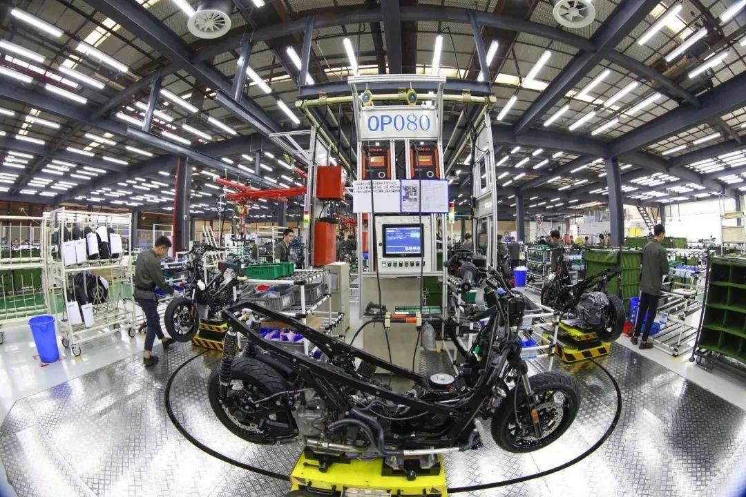 拉絲鋼材價(jià)格行情深度解析與趨勢(shì)分析