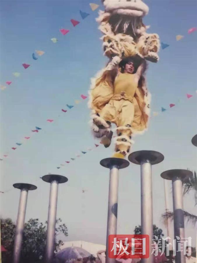 藤縣獅王比賽視頻，小巷深處的獨特魅力展現(xiàn)獅王風(fēng)采