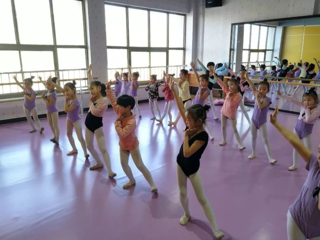 最新舞蹈教程揭秘，小巷深處的舞蹈樂園之旅