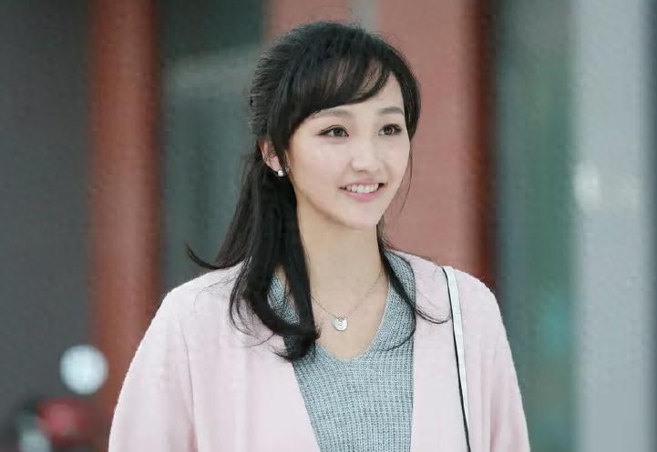 演員于震，從舞臺到熒屏的自信與堅韌之旅