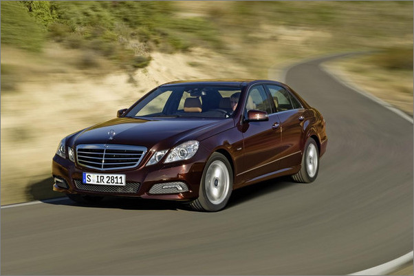 全新奔馳轎車，時代精英的優(yōu)選座駕