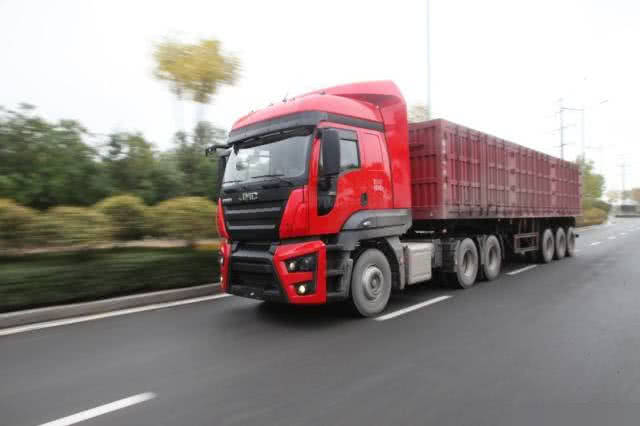 2017年大貨車跑貨行情與溫情故事，車輪上的日常