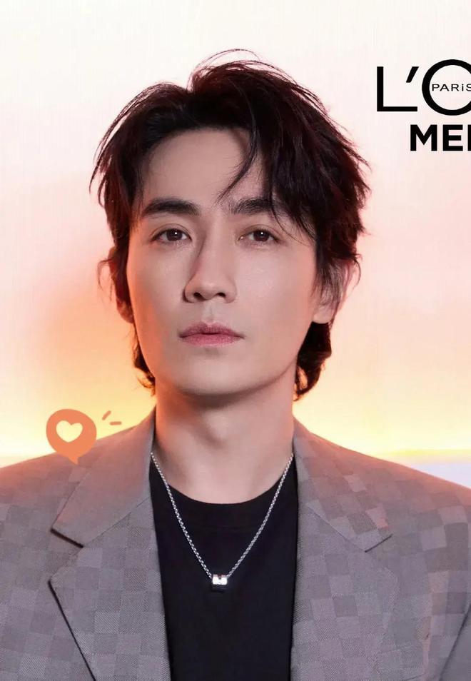 酷男演員的繁華背后，小巷奇緣與獨特寶藏之旅