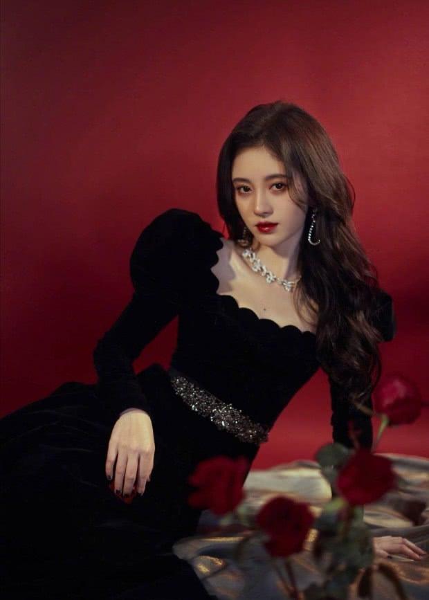 巷弄深處的秘密時(shí)尚殿堂，精選時(shí)尚禮服大賞