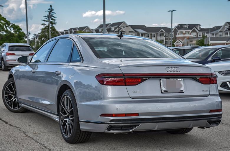 最新款A(yù)8L,最新款A(yù)8L，一段車內(nèi)的溫馨旅程