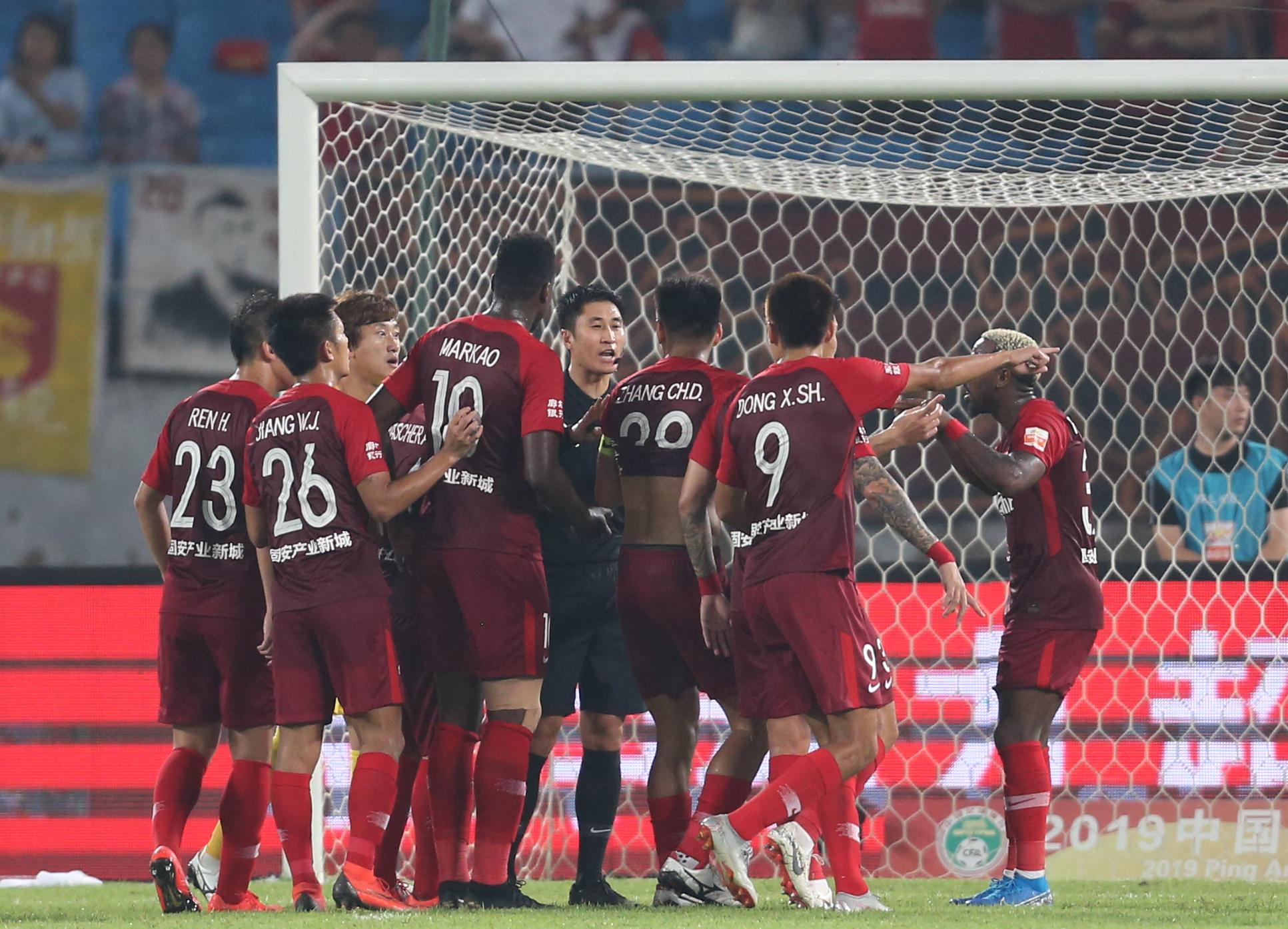 足球比賽裁判詳解，從開(kāi)場(chǎng)到終場(chǎng)，裁判工作流程全解析