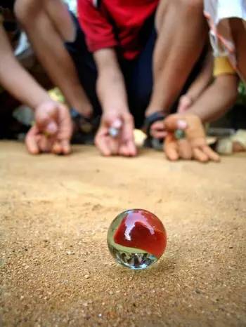 打彈珠比賽,打彈珠比賽，一場(chǎng)自然美景中的心靈之旅