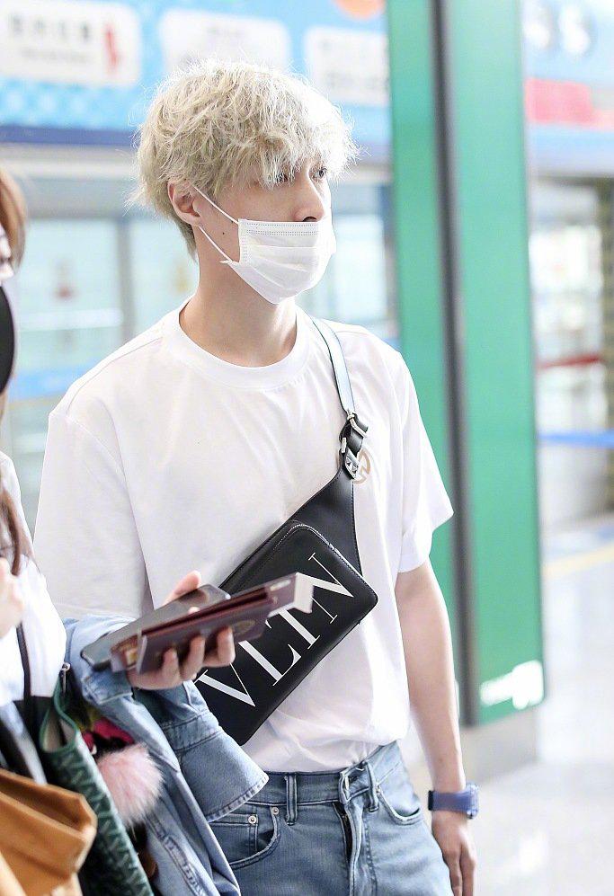 發(fā)型明星男，潮流引領(lǐng)與個(gè)性表達(dá)的藝術(shù)