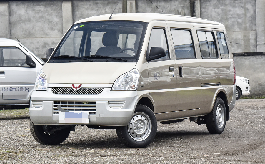 五菱榮光加長版新款，科技引領(lǐng)未來出行新風(fēng)尚