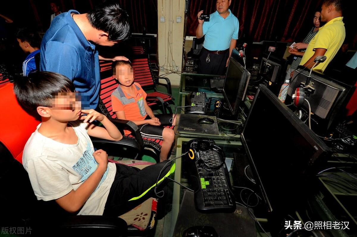 斗地主最新版2015年，科技重塑經(jīng)典，全新體驗斗地主盛宴