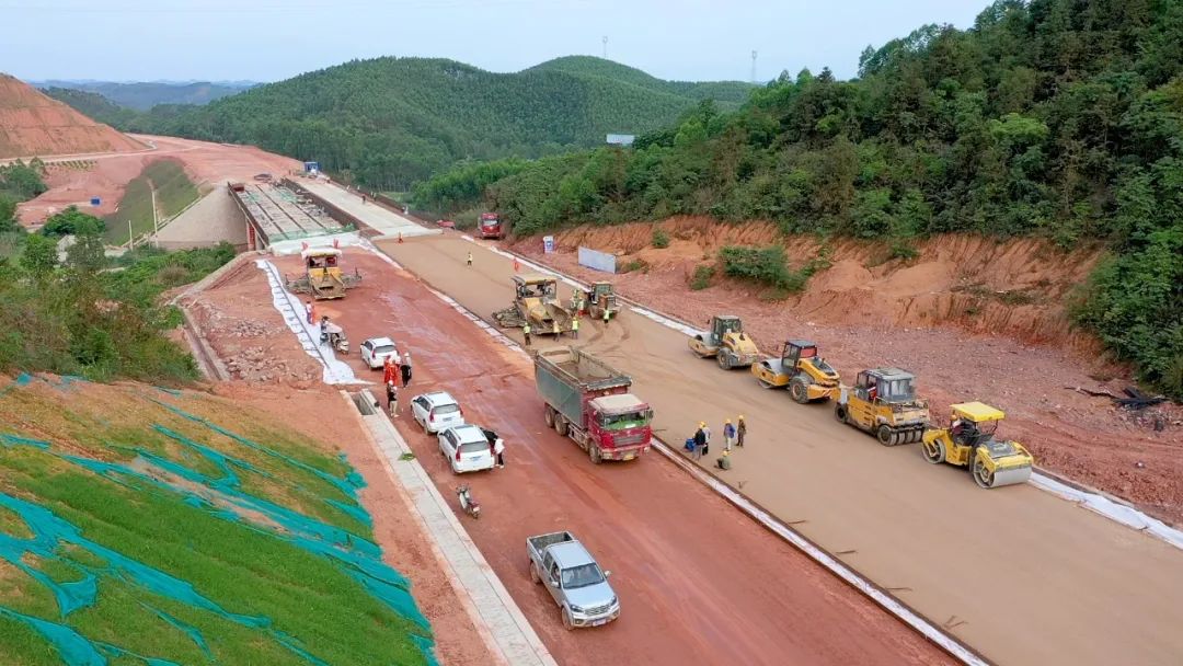 眉麟公路科技重塑智能出行新時(shí)代，最新動(dòng)態(tài)開啟智能公路體驗(yàn)新篇章