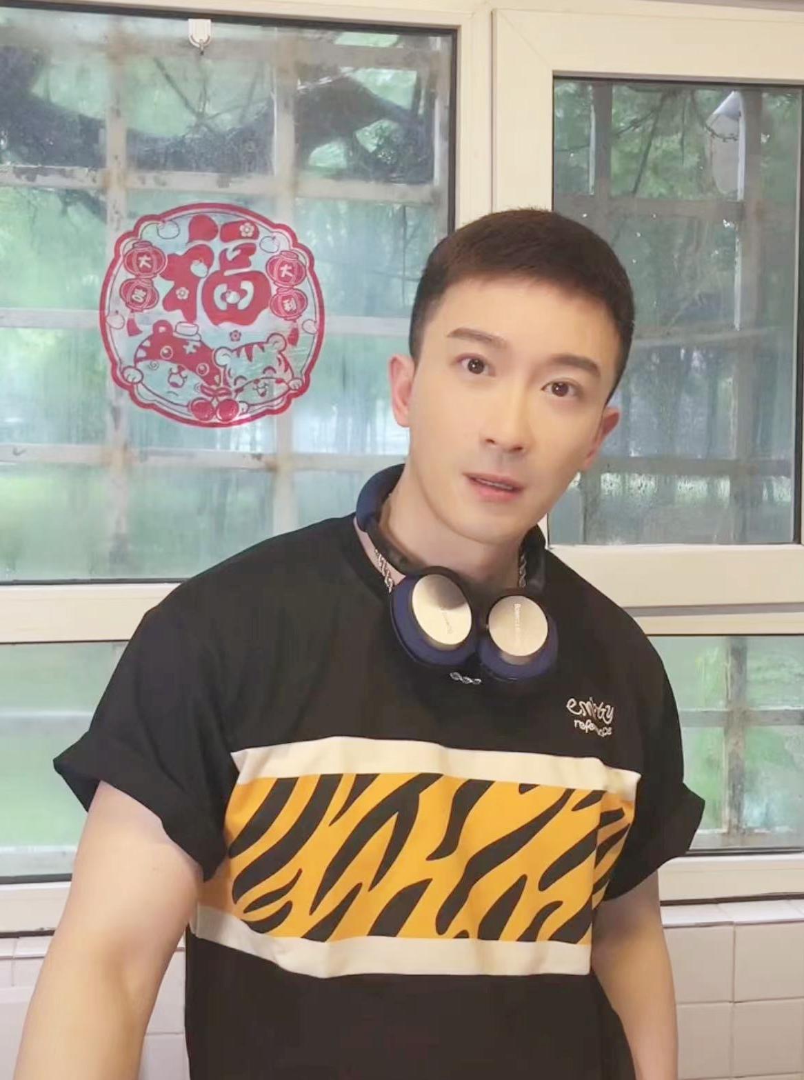 演員張鐸，炸裂演技，魅力四射的熒幕之星?