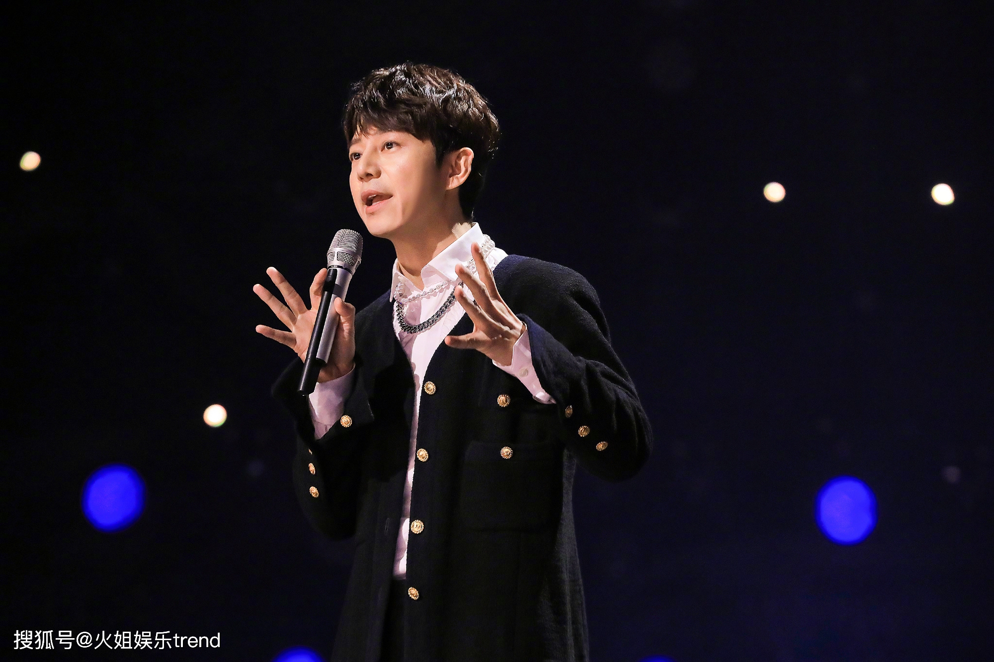 明星專(zhuān)輯在哪里買(mǎi),明星專(zhuān)輯哪里買(mǎi)？探尋小巷深處的音樂(lè)寶藏小店