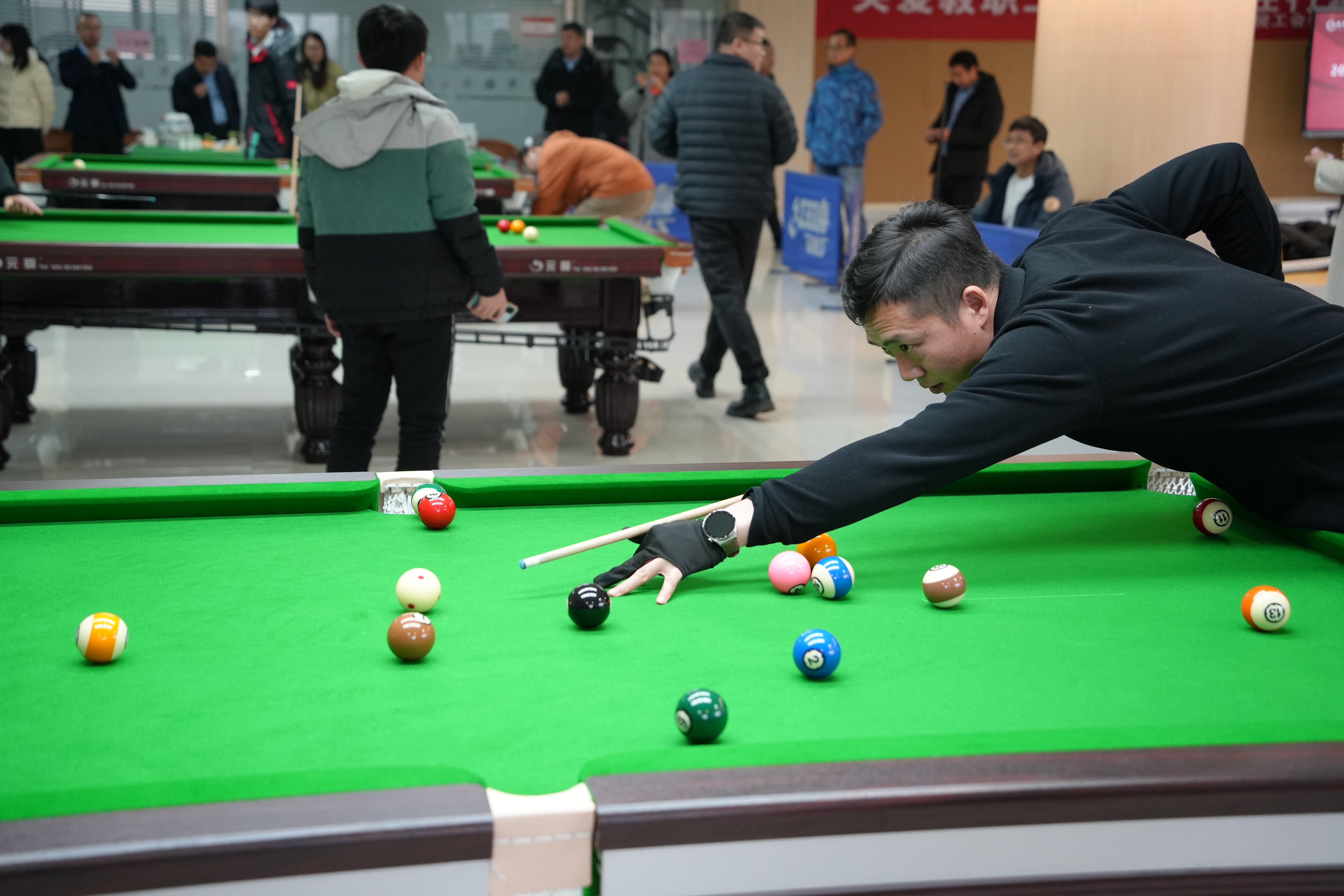 最新臺(tái)球比賽,最新臺(tái)球比賽，時(shí)代背景下的輝煌篇章