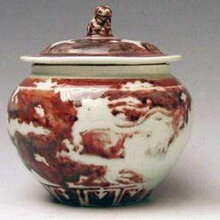 釉里紅瓷器價格揭秘，歷史背景、價值評估與時代地位