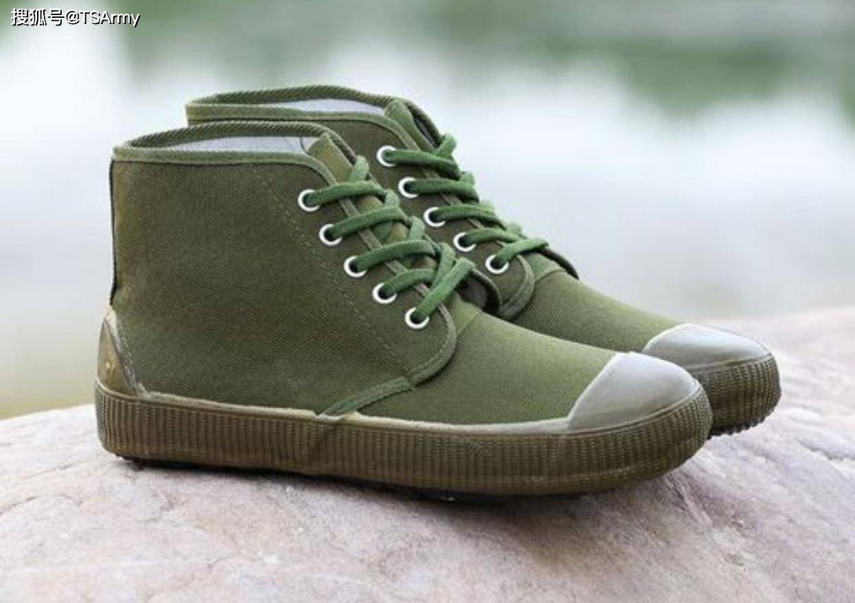 最新款解放鞋款式揭曉，時尚與舒適的完美融合