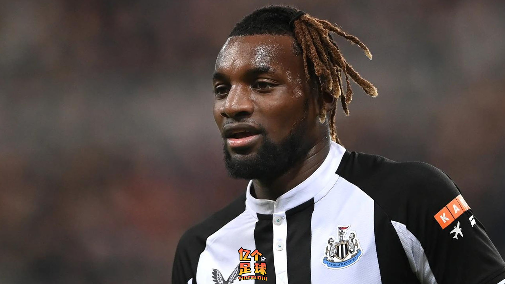 紐卡斯?fàn)柭?lián)隊(duì)新加盟球員，變化中的力量，學(xué)習(xí)與自信之旅