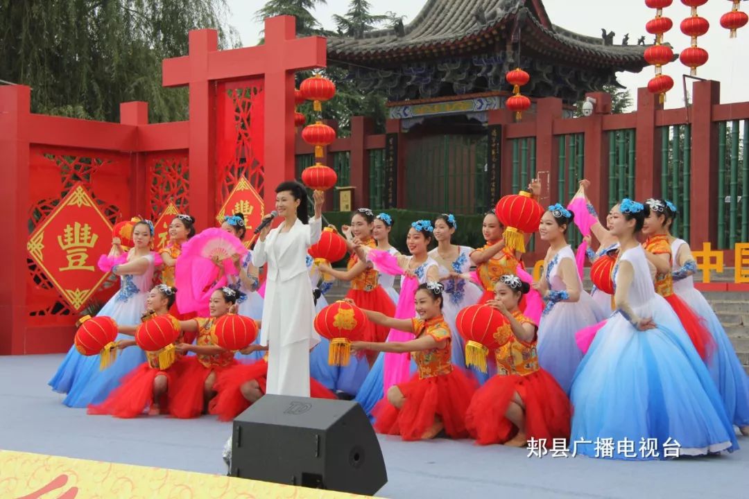 張地現(xiàn)場(chǎng)創(chuàng)作歌曲，音樂(lè)、友情與家的溫馨故事