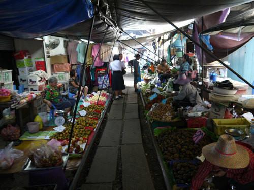 丹嫩沙朵水上市場(chǎng)，科技與生活融合的前沿體驗(yàn)