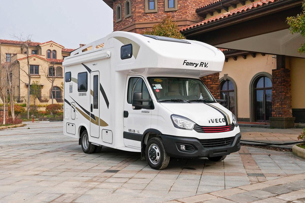 依維柯最新款，科技前沿之作，生活完美融合典范