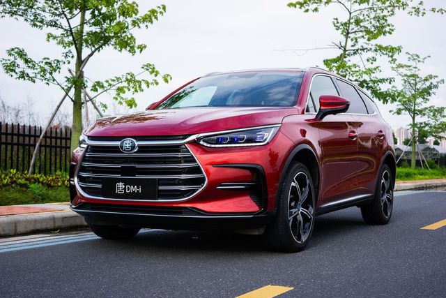 比亞迪唐最新款觀點論述，深度解析新功能與特性