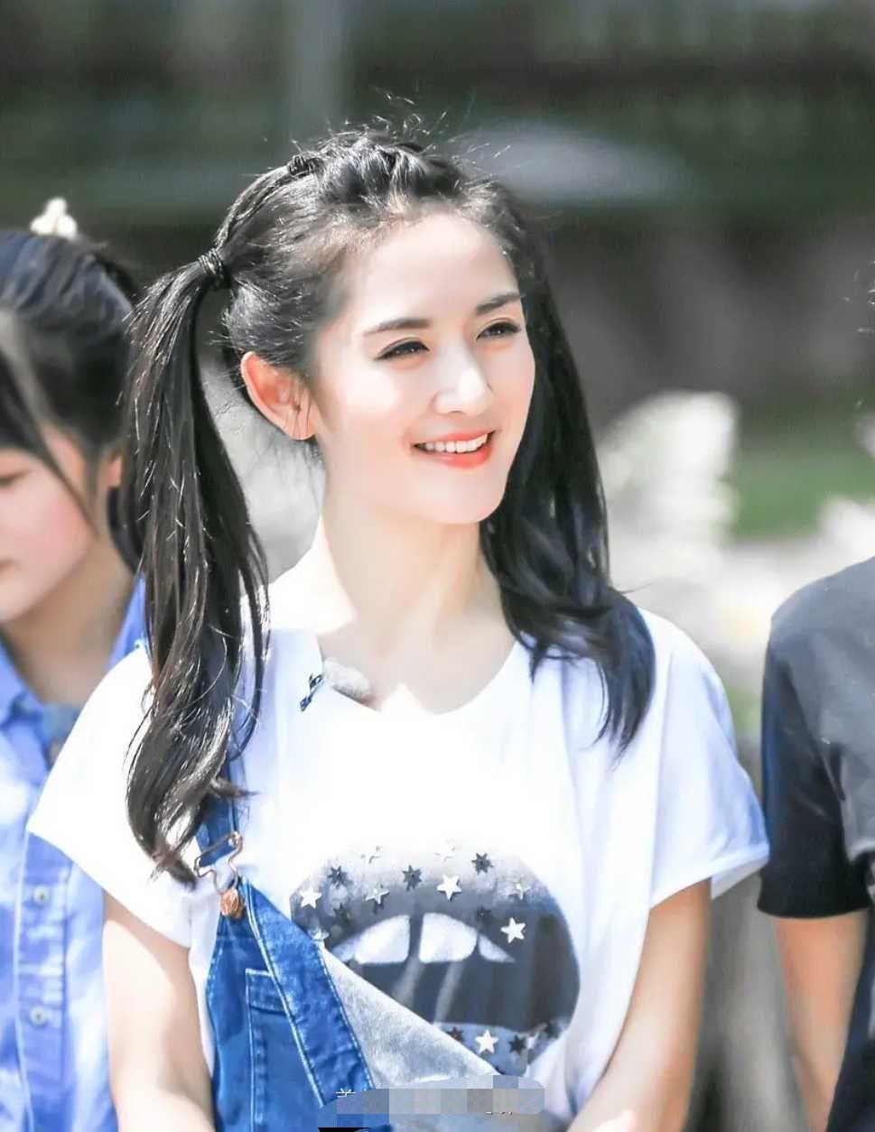 明星馬尾，小巷深處的時尚魅力揭秘