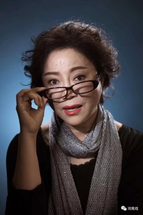 演員喳喳，舞臺到人生的蛻變——自信與成就的力量之源