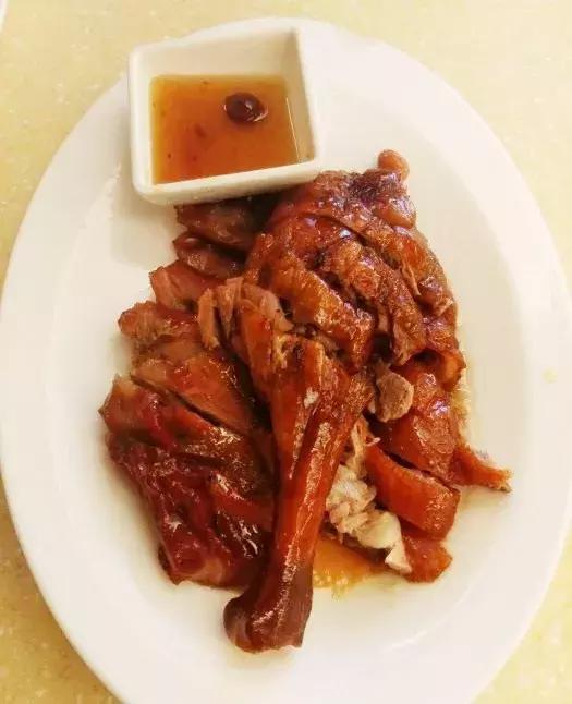 豬扒最新地，味蕾上的奇遇與友情的溫馨之旅