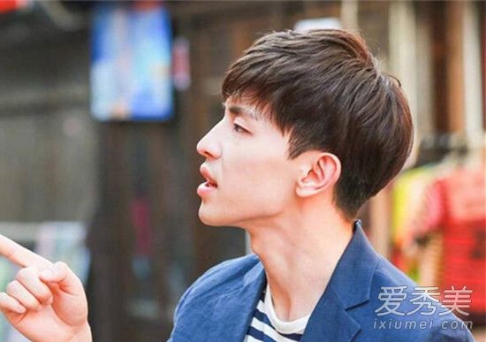 演員謝濱，從舞臺(tái)到熒屏的自信蛻變與成就感滿滿之路