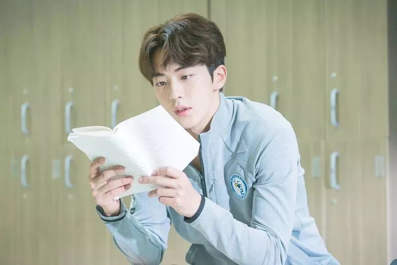 舉重妖精演員，賦予角色靈魂的非凡演繹之旅