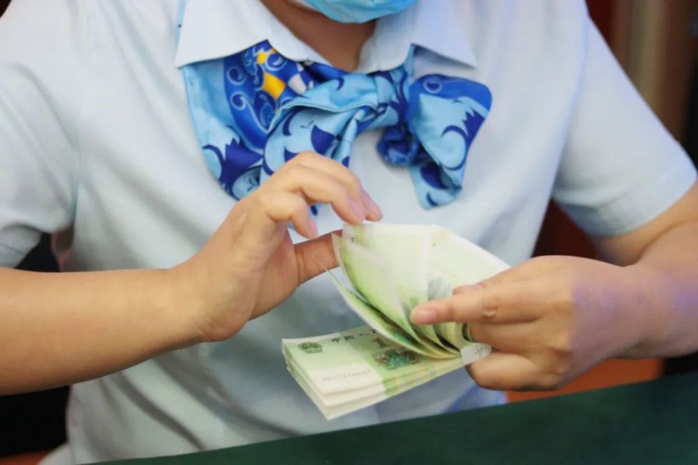 揭秘點(diǎn)鈔比賽規(guī)則，賽場震撼來襲！