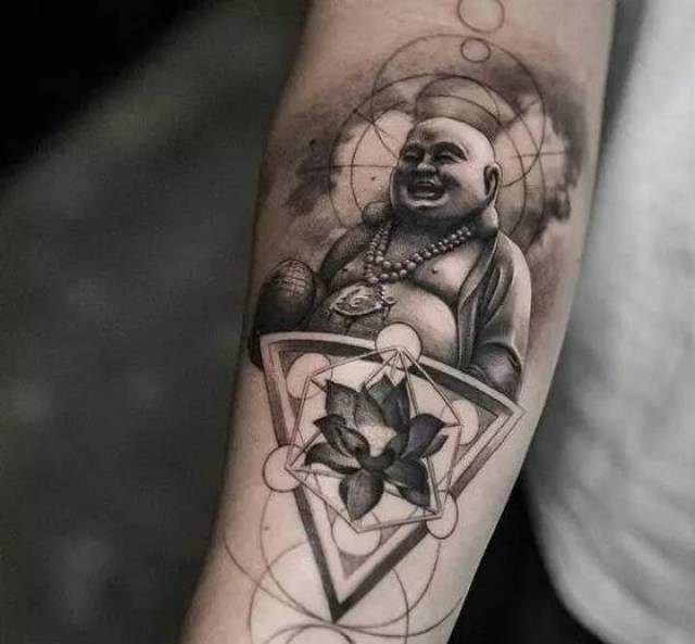 隱藏小巷特色小店揭秘，紋身價格表全解析