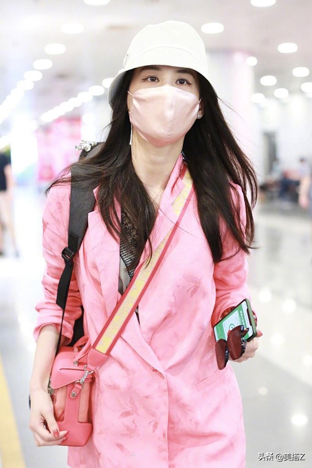 張雨綺機(jī)場(chǎng)街拍亮相，時(shí)尚魅力引爆小紅書(shū)！