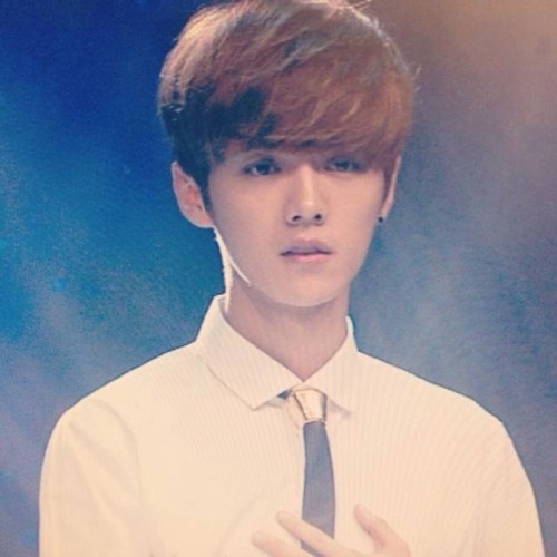 鹿晗2025年最新七月行程揭秘，偶遇小巷驚喜小店