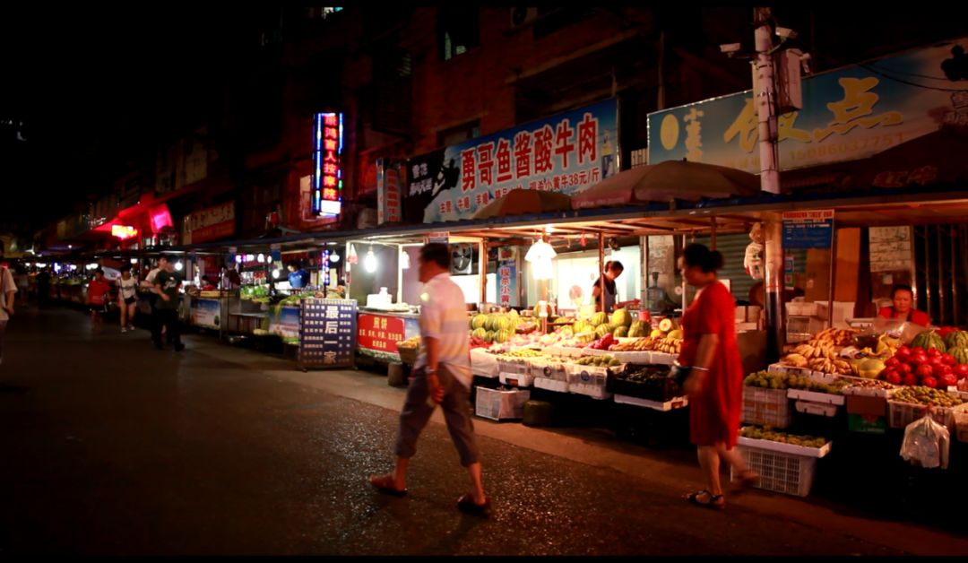 凱里小吃一條街，自然美景與味蕾盛宴的完美結合之旅