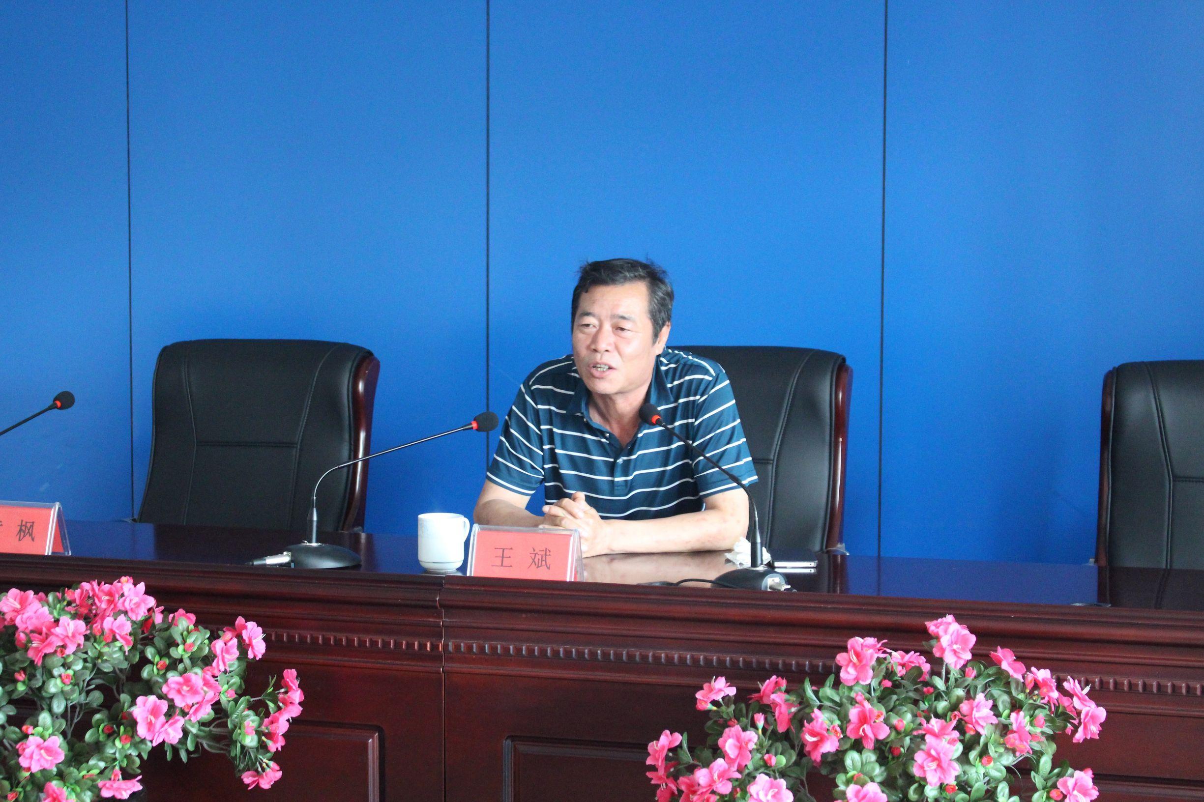 最新行政管理學(xué)案例，心靈與自然的探索之旅