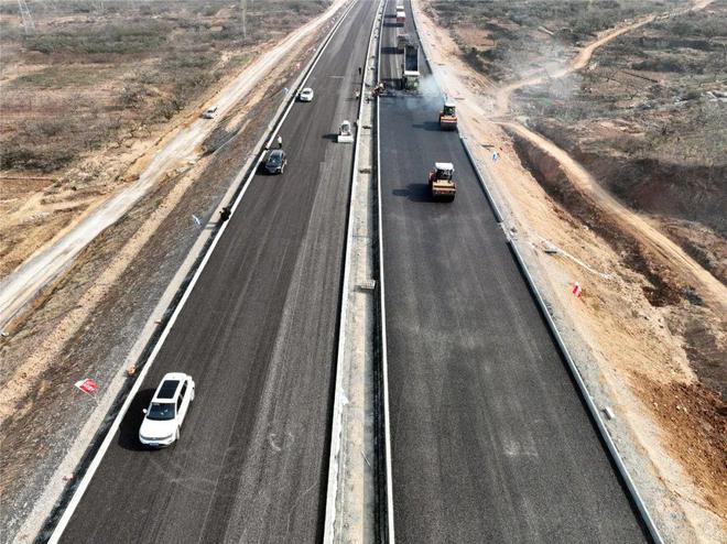 臨大高速公路最新動(dòng)態(tài)更新，最新消息匯集