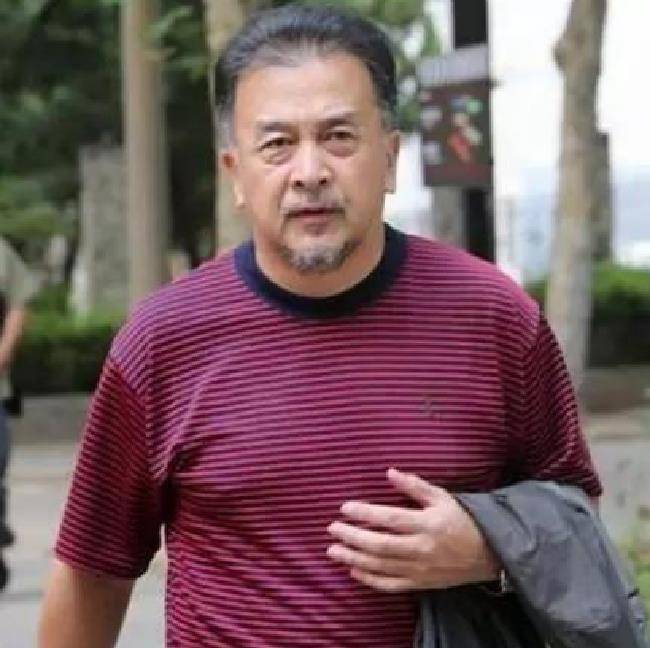 黃宏最新動態(tài)，變化中的力量與自信成就之路