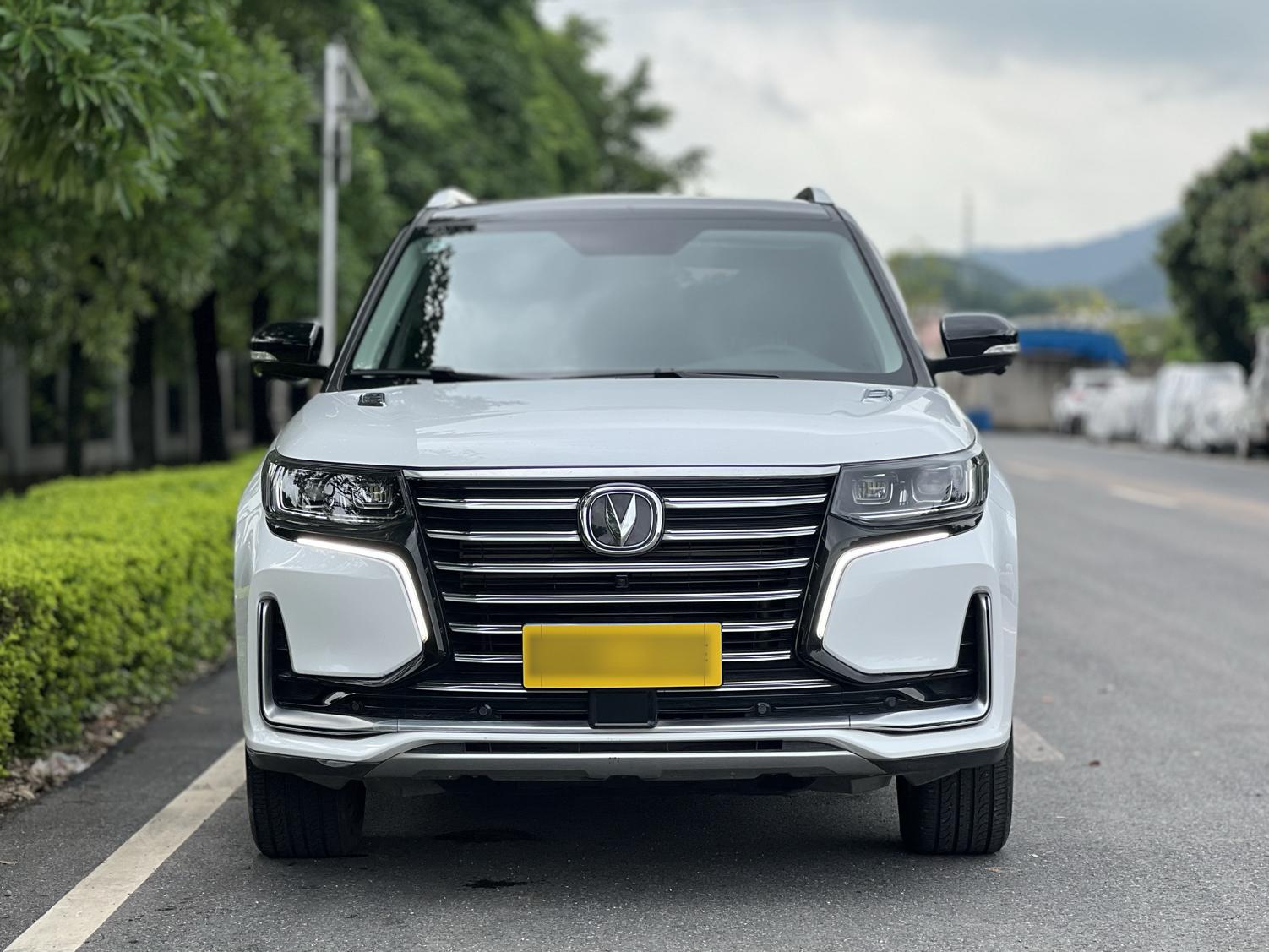 長安CS95最新款，駛向自然，探尋內(nèi)心寧靜