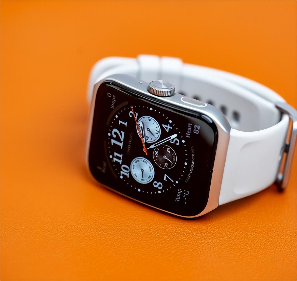 OPPO最新款手機(jī)，心動之選！??