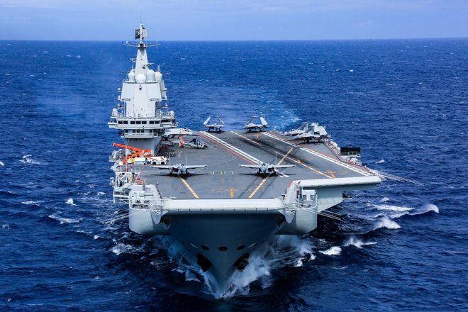 中國最新航空母艦，未來海疆的堅實守護者