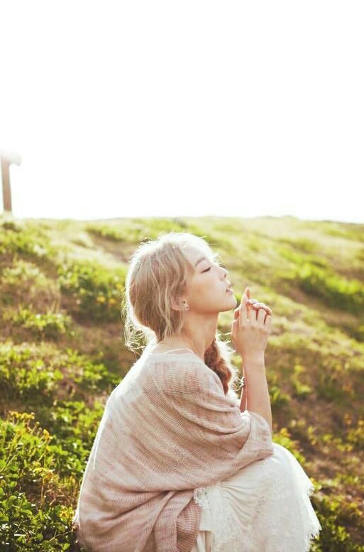 金泰妍最新專輯圖片揭秘，小巷深處的音樂寶藏與獨(dú)特風(fēng)情