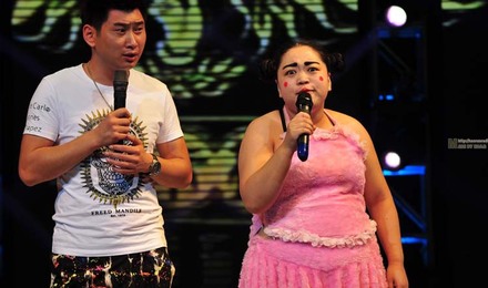 小黃飛姜鵬最新電影，科技巨獻，引領(lǐng)觀影新紀元