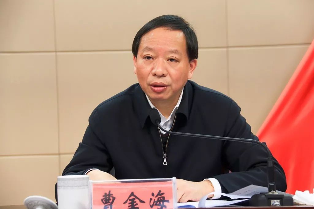 吳輝最新動(dòng)態(tài)，學(xué)習(xí)之光，自信與成就的力量展現(xiàn)風(fēng)采