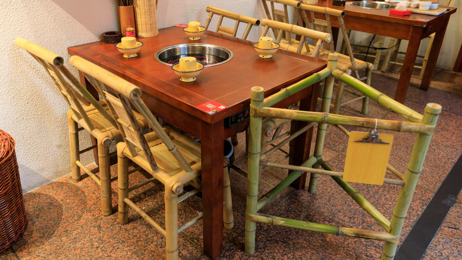 吃貨奔馳小哥，自信成長(zhǎng)與美食的勵(lì)志之旅最新視頻更新