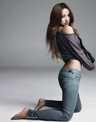 李孝利最新圖片寫(xiě)真，音樂(lè)與時(shí)尚的跨界魅力展現(xiàn)獨(dú)特魅力風(fēng)采