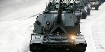 最新軍事裝備揭秘，小巷深處的神秘寶藏