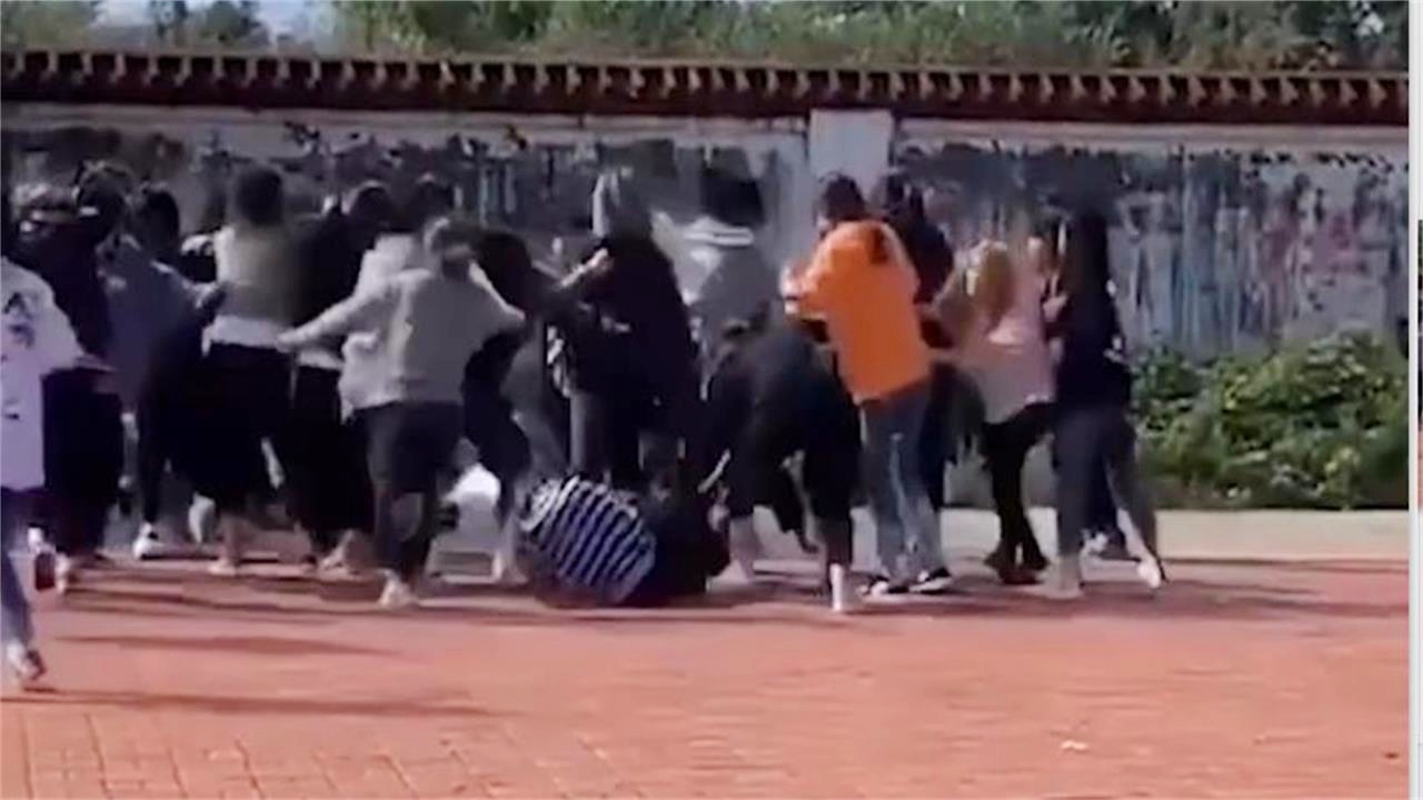 綏化貼吧熱議群架事件，學(xué)習(xí)改變命運(yùn)，自信引領(lǐng)未來(lái)背后的力量